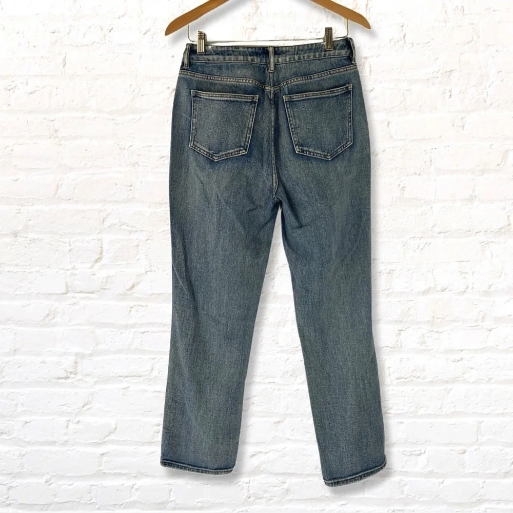 Pac Sun Womens Size 27 High Rise Mom Jean with Ripped Knees Light-Medium Wash